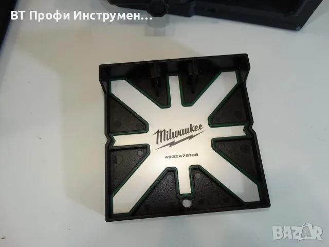 Резервиран Milwaukee M12 3PL - 3D зелен лазерен нивелир, снимка 12 - Измервателни инструменти - 55671237