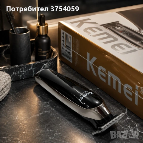 Професионална машинка Kemei KM-1571 - За коса и брада с LCD дисплей, USB Type-C, 7000 RPM и до 270 м, снимка 3 - Машинки за подстригване - 55195800
