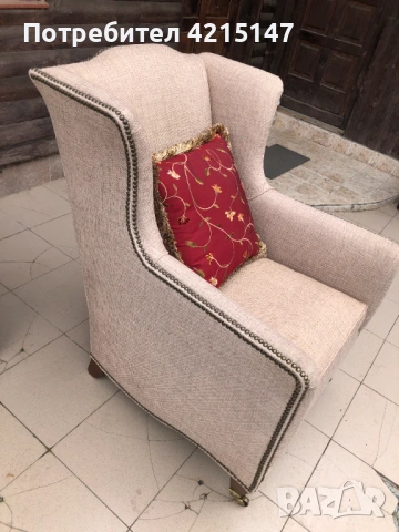 фотьойл от "Henredon" Wingback Nailhead Club Lounge -Бежов ленен фотьойл с крила, снимка 4 - Дивани и мека мебел - 54640827