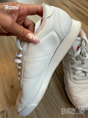 Оригинални класически маратонки Reebok ! 39 н, снимка 3 - Маратонки - 54656900