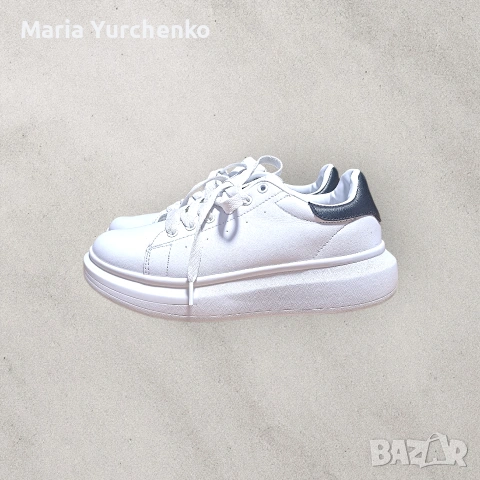 бели маратонки