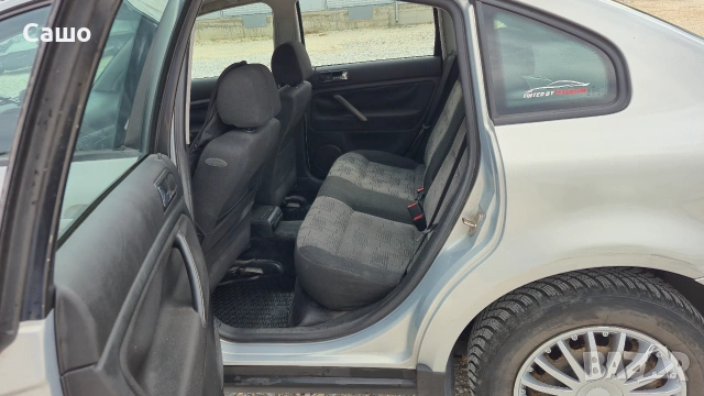 Пасат 1.8 Газ/Клима 125 Коня, снимка 11 - Автомобили и джипове - 55259728