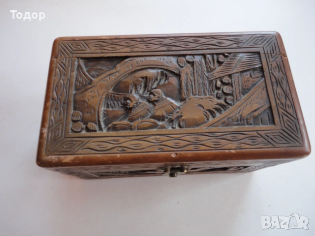 Старинно дървено сандъче ковчеже кутия дърворезба , снимка 5 - Антикварни и старинни предмети - 54087576