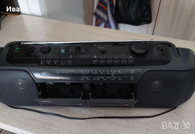 Двукасетъчен радиокасетофон SANYO, снимка 3 - Радиокасетофони, транзистори - 55466804