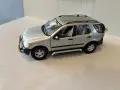 Mercedes ML 320 1:18 , снимка 9