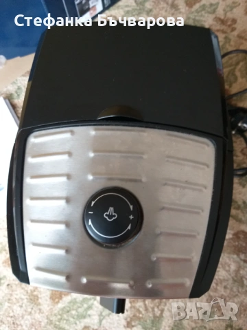 Кафемашина Delonghi за еспресо и капучино, снимка 2 - Кафемашини - 54676669