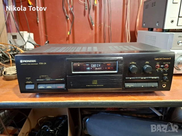 Продава се COMPACT DISC RECORDER Pioneer PDR-05. 