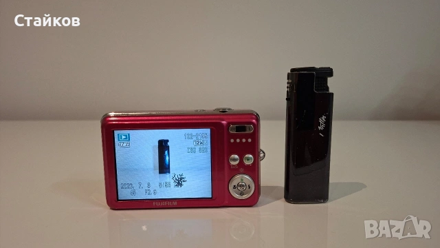 Цифров фотоапарат Fujifilm FinePix J30 12.2MP, снимка 3 - Фотоапарати - 55140267