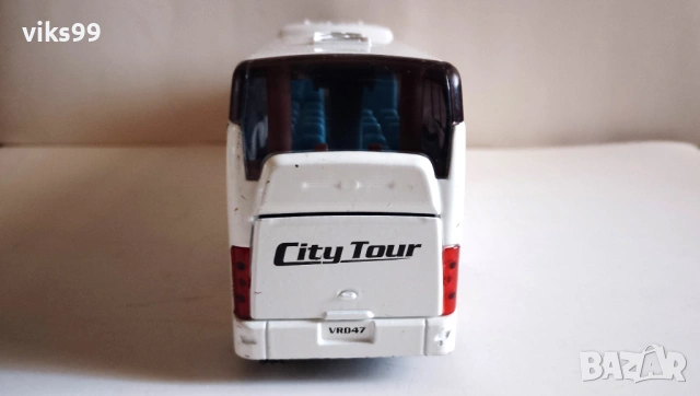 City Tour Bus Pull Back - Мащаб 1:32, снимка 2 - Колекции - 54134437