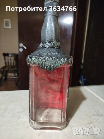 Продавам декоративно шише
