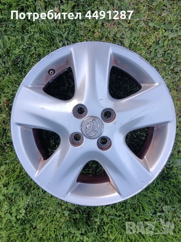 Toyota Yaris 15, снимка 7 - Гуми и джанти - 54334442