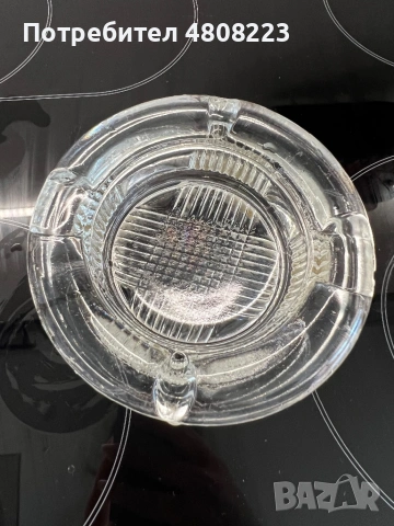 Стъклен пепелник