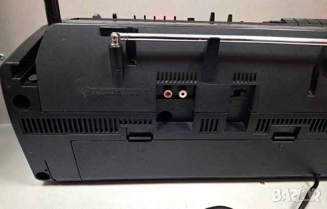 Перфектен! Радио Касетофон Hitachi TRK-3D80. , снимка 13 - Радиокасетофони, транзистори - 54205334