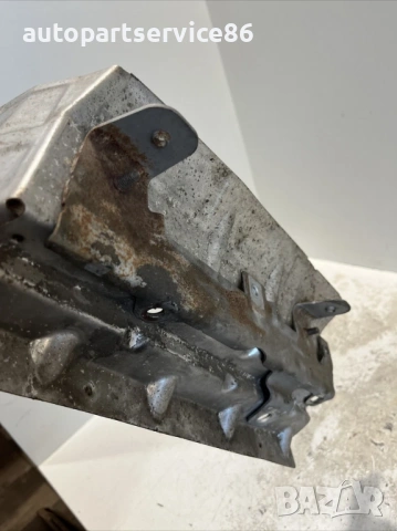 Защитен капак за топлинен щит за Volkswagen Scirocco 2.0 Tfsi (2008), снимка 2 - Части - 54164677