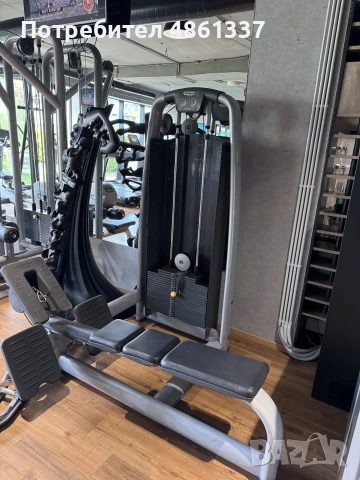 Pulley кабелна машина Technogym — много добро състояние, снимка 2 - Фитнес уреди - 55050919