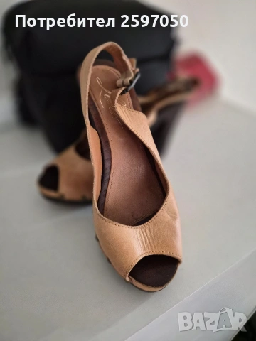 Сандали с дървен ток на Levi's , снимка 3 - Дамски обувки на ток - 54243169