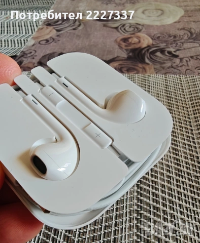 Оригинални слушалки Apple EarPods (Lightning) – чисто нови, от комплект на iPhone 12, снимка 5 - Слушалки, hands-free - 55106199