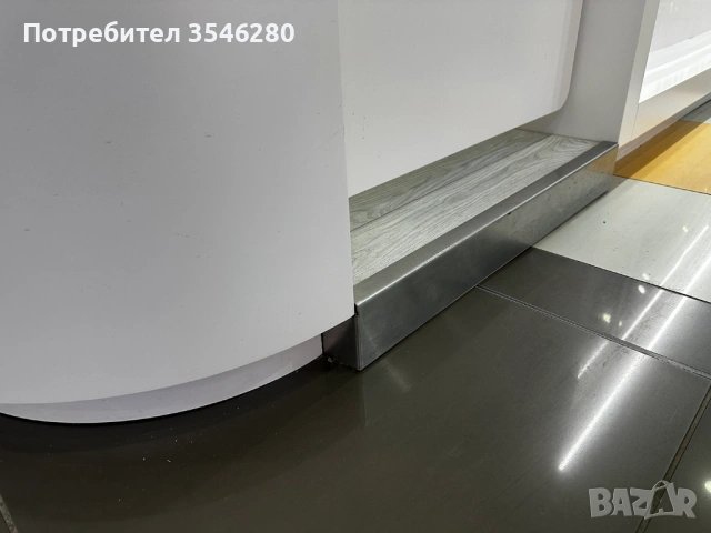 Луксозен дизайнерски Mall Kiosk за бижутерия, часовници и премиум аксесоари , снимка 13 - Друго търговско оборудване - 54891390
