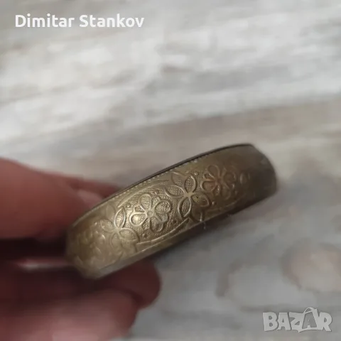 Стара бронзова гривна 