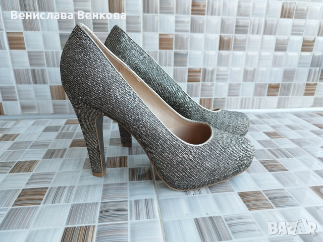 Дамски обувки номер 40 и 41 много запазени спортни платформа висок ток