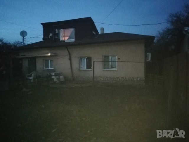 продавам въздух за 2 етаж - ок. 60 кв. м. 