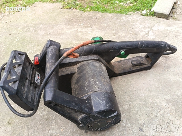 Електрическа резачка за дърва Black and Decker, снимка 3 - Градинска техника - 54449106