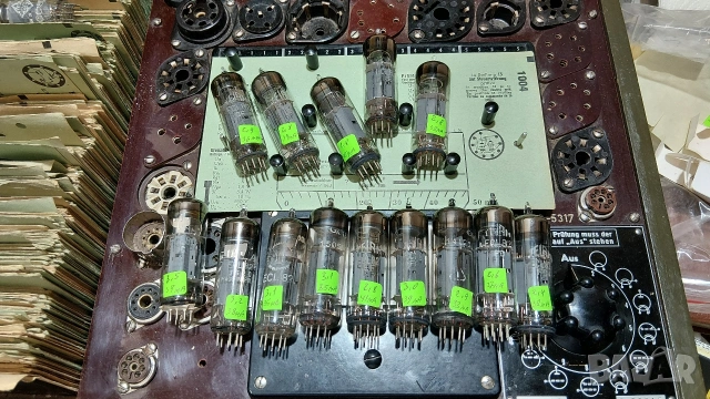 Радио лампи ECL82 тествани.