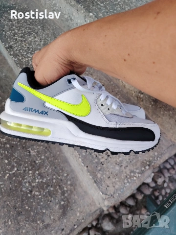 Nike Air max оригинални маратонки в перфектно състояние без забележки като нови. 