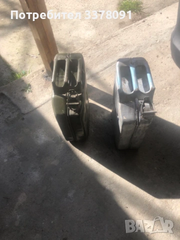 Метални туби за бензин