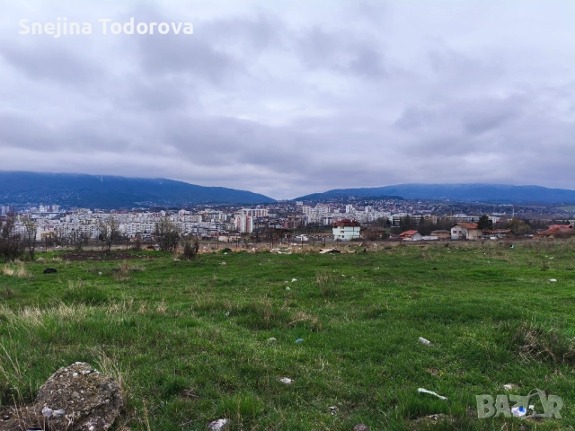 Продавам два съседни парцела в ж.к. Красна поляна 1