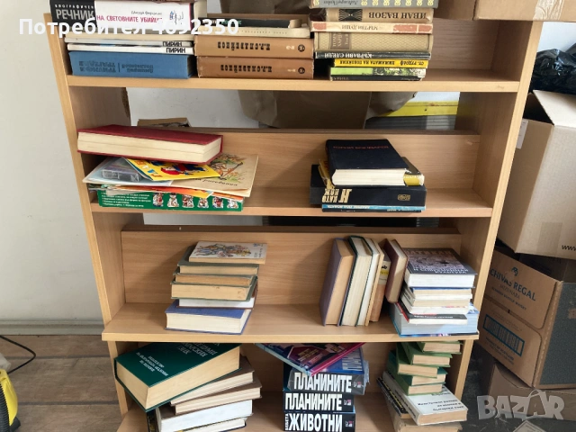 Оборудване за книжарница, магазин, пирамиди, метални стелажи-различни., снимка 10 - Бюра - 54686691