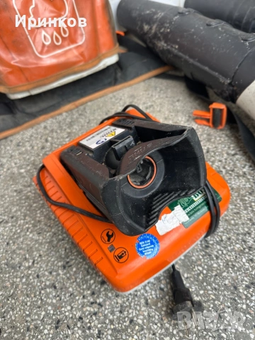Stihl батерия, зарядно, духалка, снимка 2 - Градинска техника - 55140959