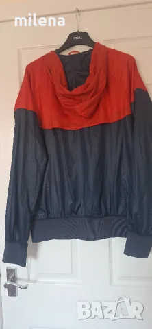 Nike оригинално яке М/Л размер, снимка 2 - Спортни дрехи, екипи - 55671762