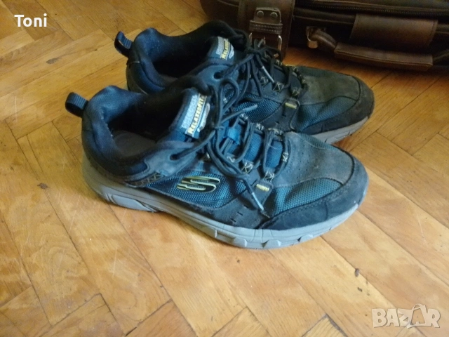 маратонки Skechers us9 uk8 eu42