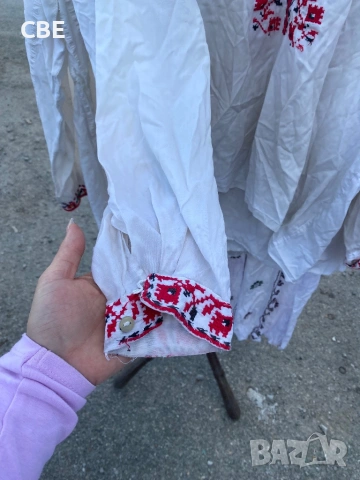 Риза с червена бродерия, снимка 3 - Ризи - 54350954