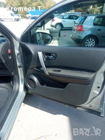 Nisan Qashqai , снимка 2 - Автомобили и джипове - 54703606