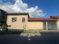 Продавам дворно място с къща, снимка 1