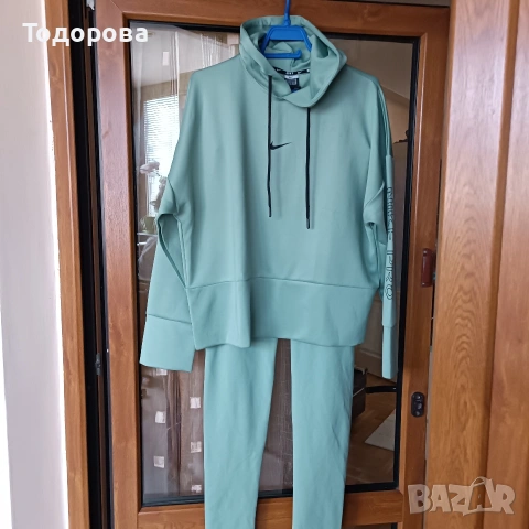 Екип за спорт Nike цвят мента