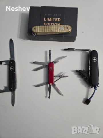 Лот ножове victorinox- limited 2019, cybertool, minichamp, alox cadet