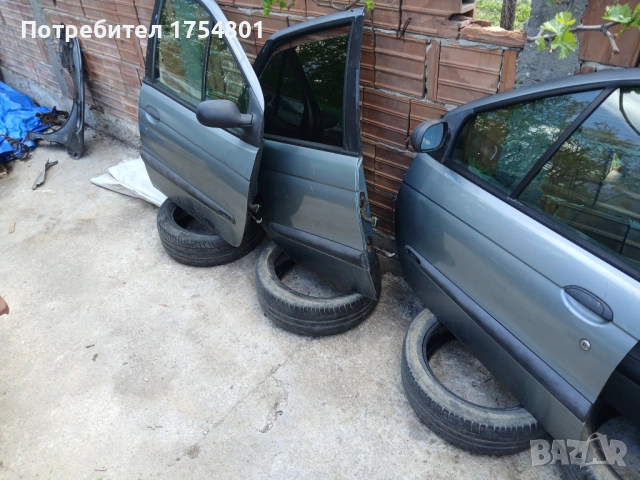 Врати за Renault Scenic 1 - Сив металик - На части, снимка 6 - Части - 54477590