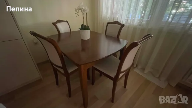 ТРАПЕЗНА МАСА С ЧЕТИРИ СТОЛА