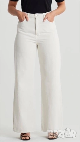 Нови дънки Ginatricot,42 размер. С етикет,цвят екрю. Висока талия. 