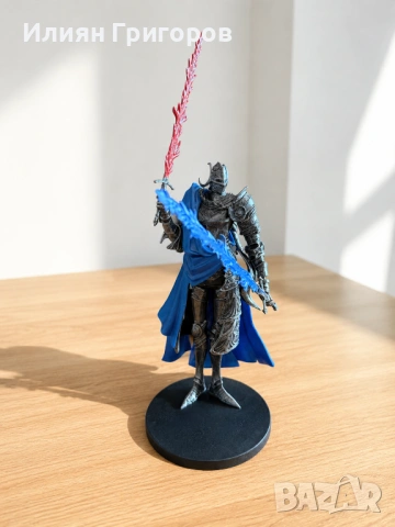 Фигурка Anime Armored Knight / рицар с огнени мечове, снимка 4 - Колекции - 54875610