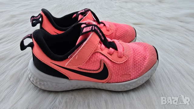 Детски маратонки Nike Revolution №27/28, снимка 10 - Детски маратонки - 54047012