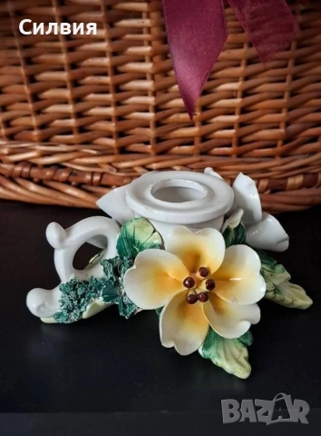 Красив свещник 3D цветя Capodimonte , снимка 2 - Изкуствени цветя - 55075260