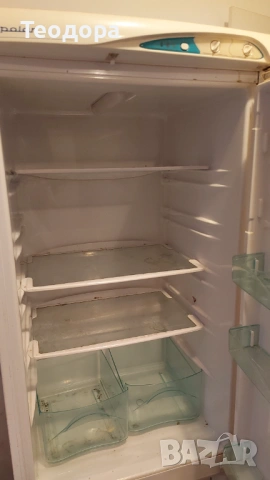 Работещ хладилник Polar