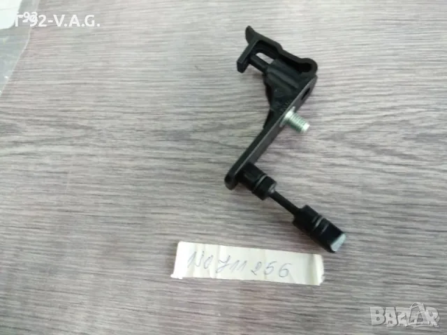 1J0711256**NEU**VAG**ОС ЗА ИЗБИРАЧ НА СКОРОСТИ** , снимка 3 - Части - 55314250