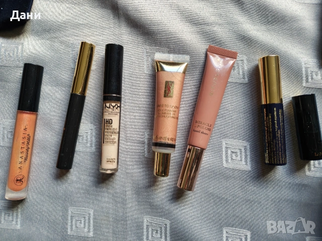 Маркова козметика, грим и колекционерски аксесоари (Chanel, Dior, Guerlain, YSL, Sisley), снимка 4 - Комплекти и лотове - 54696274