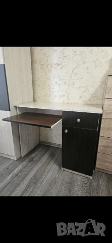 Продавам ученическо бюро, снимка 2 - Работни маси и бюра - 55279642