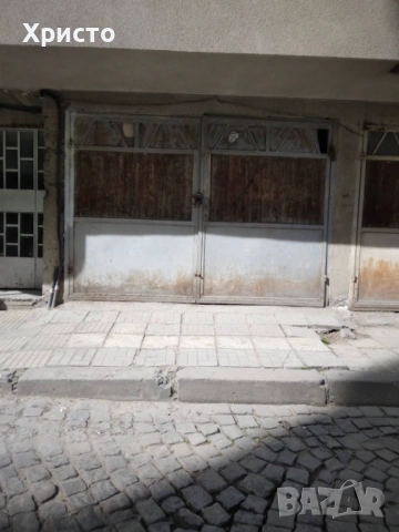 Масивна Гаражна врата